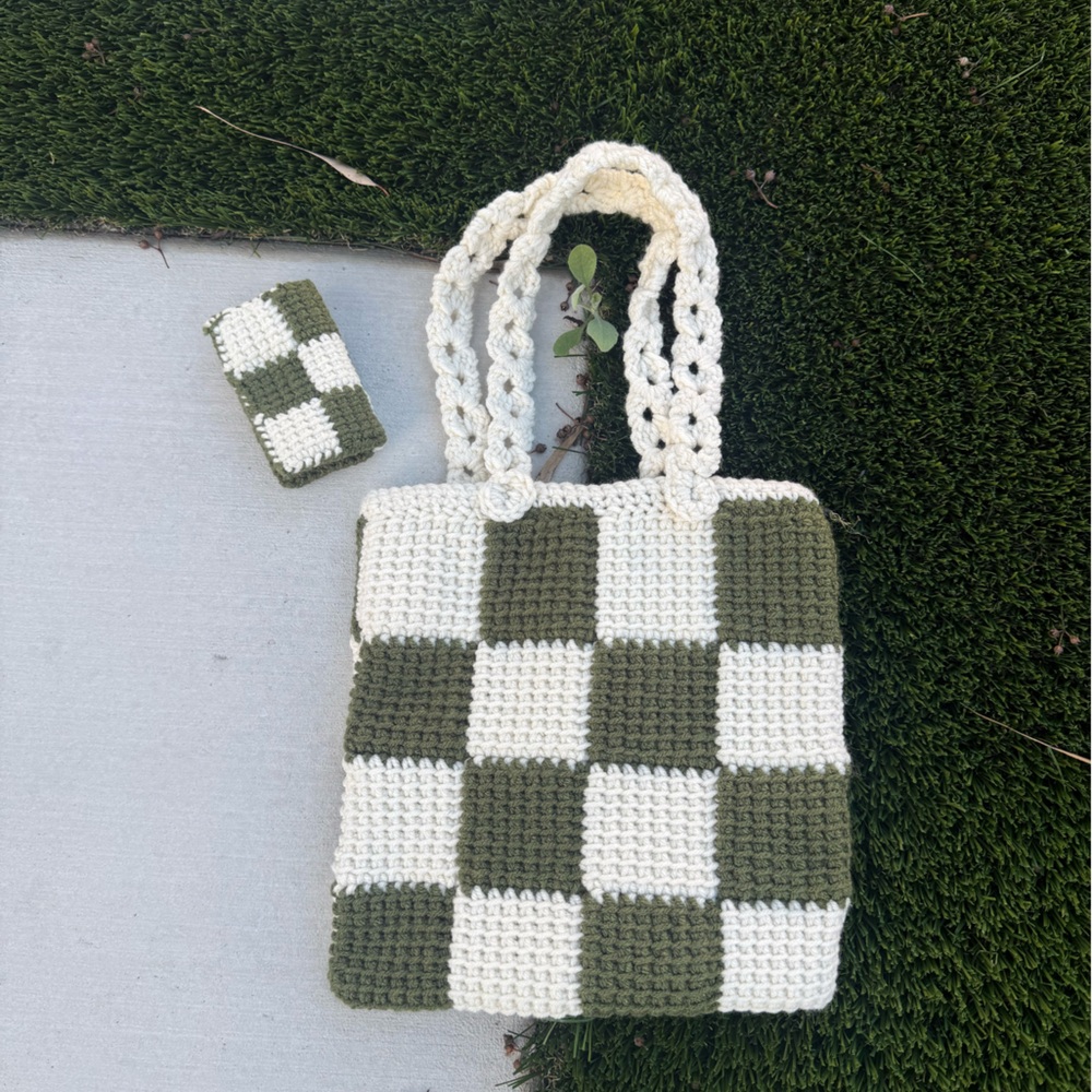 Trendy! Handmade Green and White Tote Bag with Pouch